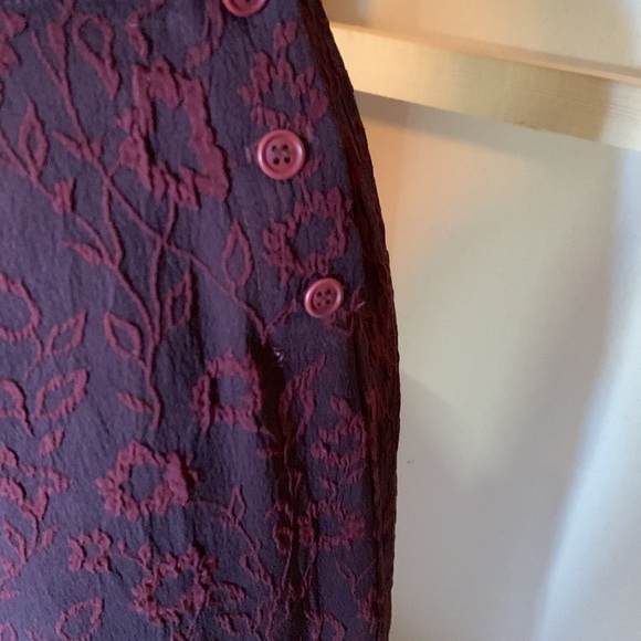 Very Unique JW Skirt - Picture 3 of 8